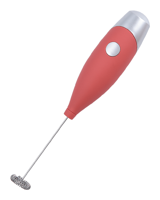 What are common mistakes people make when using an egg whisk, and how can they be avoided?